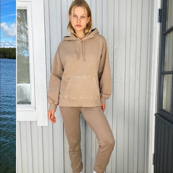 Aritzia Tops - CozyAF Boyfriend Hoodie TNA Size 2